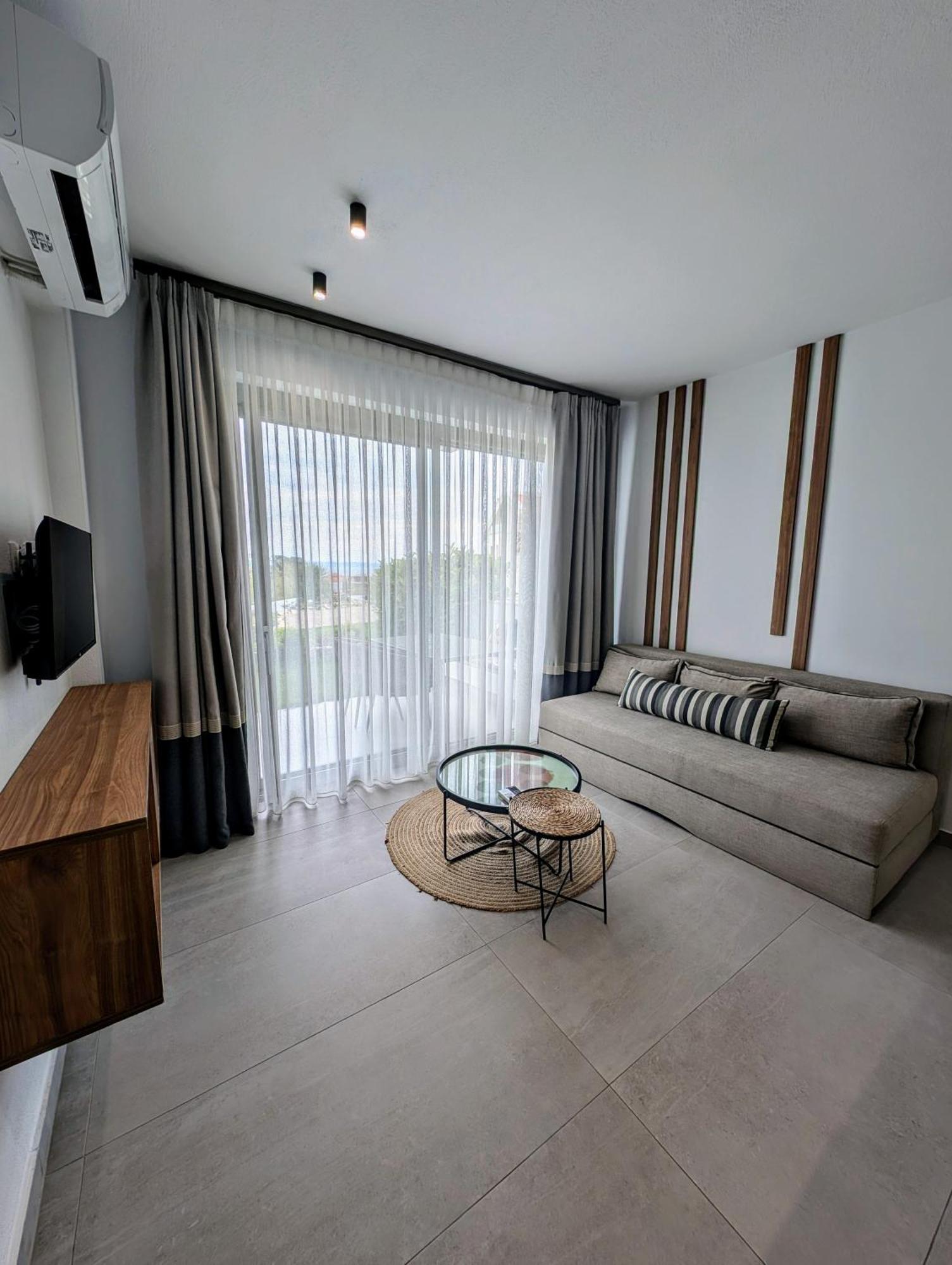 Twins Yard Apartment Nikiti  Exterior foto